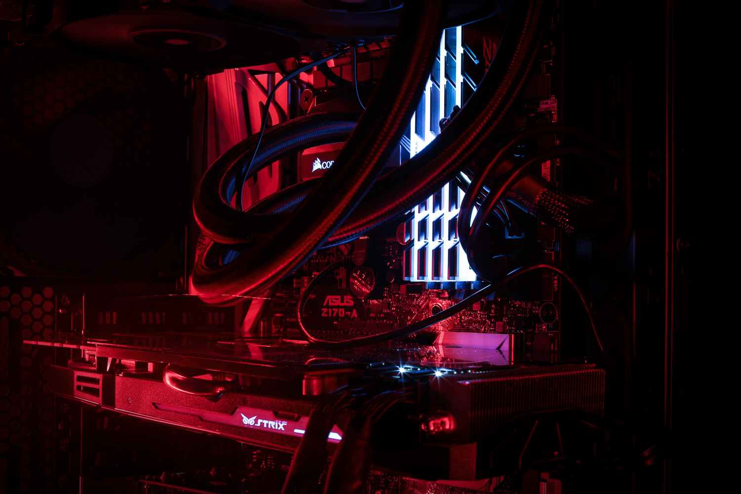 Apple Hackintosh Pro close-up red RGB